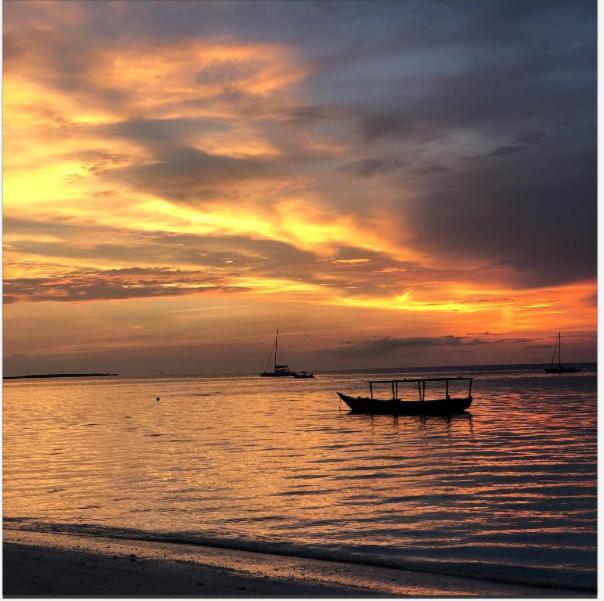 Ebony & Ivory Beach Bungalows นูงวี ภายนอก รูปภาพ